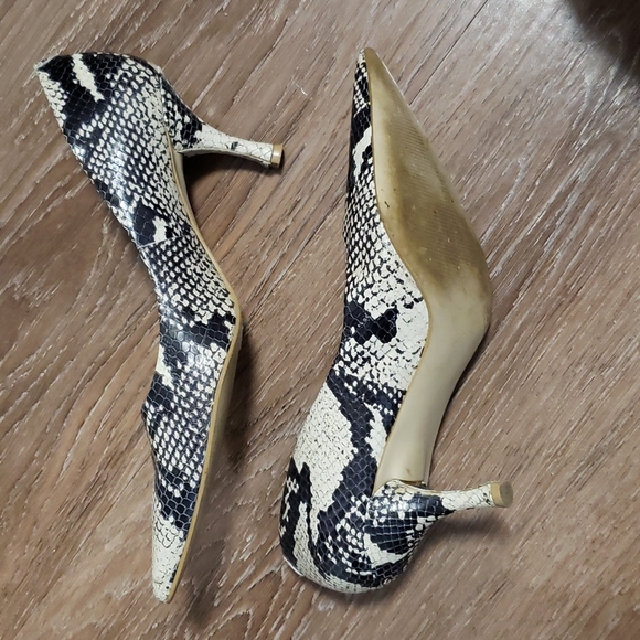 (6M) Nine West Reptile Print Pointy Toe Heels Textured Date Night Fancy - Picture 10 of 14